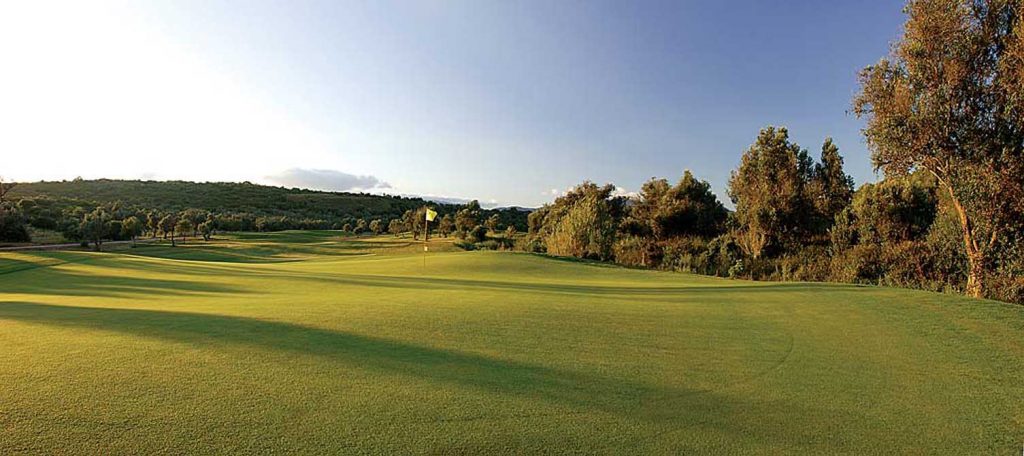 https://golftravelpeople.agiledigitalsolutions.co.uk/wp-content/uploads/2019/04/Alamos-Golf-Club-5-1024x456.jpg