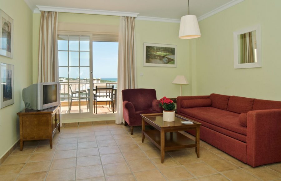 https://golftravelpeople.agiledigitalsolutions.co.uk/wp-content/uploads/2019/04/Alcaidesa-Vista-Real-Apartments-13.jpg