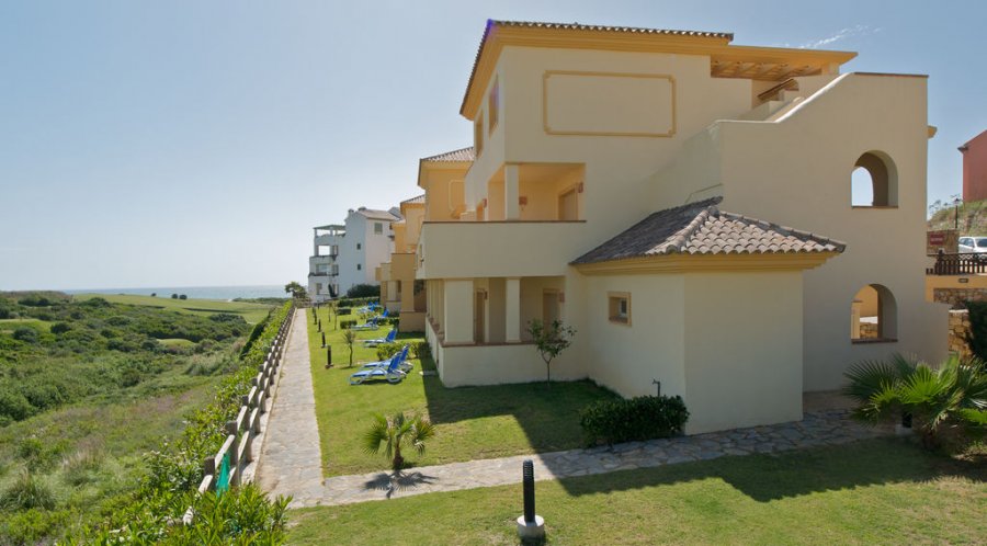 https://golftravelpeople.agiledigitalsolutions.co.uk/wp-content/uploads/2019/04/Alcaidesa-Vista-Real-Apartments-5.jpg
