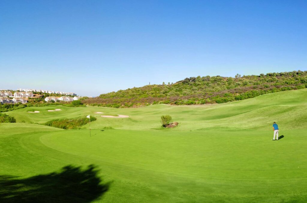 https://golftravelpeople.agiledigitalsolutions.co.uk/wp-content/uploads/2019/04/Alcaidesa-la-Hacienda-Heathland-6-1024x678.jpg