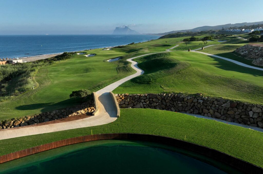 https://golftravelpeople.agiledigitalsolutions.co.uk/wp-content/uploads/2019/04/Alcaidesa-la-Hacienda-Links-14-1024x678.jpg