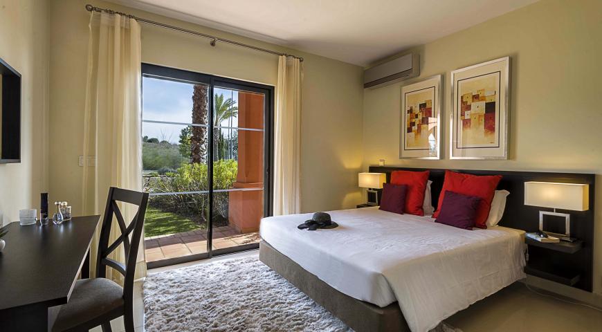 https://golftravelpeople.agiledigitalsolutions.co.uk/wp-content/uploads/2019/04/Amendoeira-Resort-2-bedroom-apartment-with-mezzanine-1.jpg
