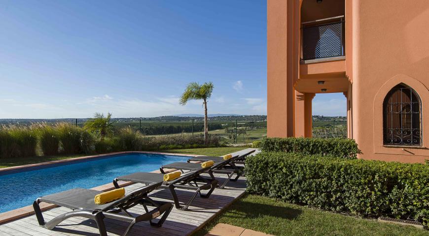 https://golftravelpeople.agiledigitalsolutions.co.uk/wp-content/uploads/2019/04/Amendoeira-Resort-4-bedroom-villa-8.jpg