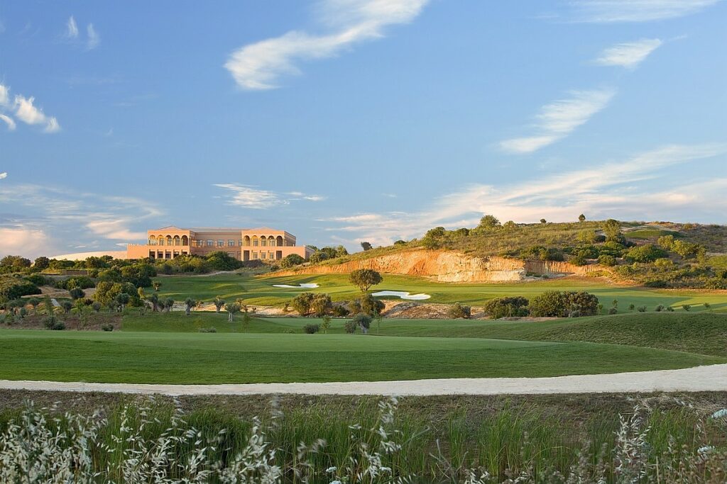https://golftravelpeople.agiledigitalsolutions.co.uk/wp-content/uploads/2019/04/Amendoeira-Resort-Algarve-Portugal-OConnor-Course-3-1024x683.jpg