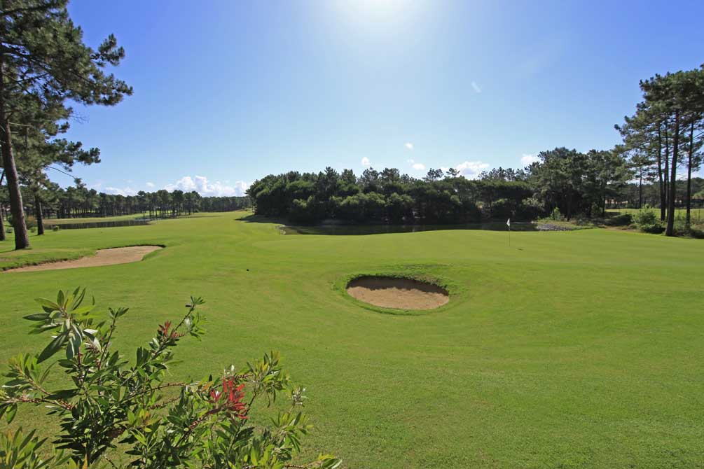 https://golftravelpeople.agiledigitalsolutions.co.uk/wp-content/uploads/2019/04/Aroeira-Golf-Club-2-10.jpg