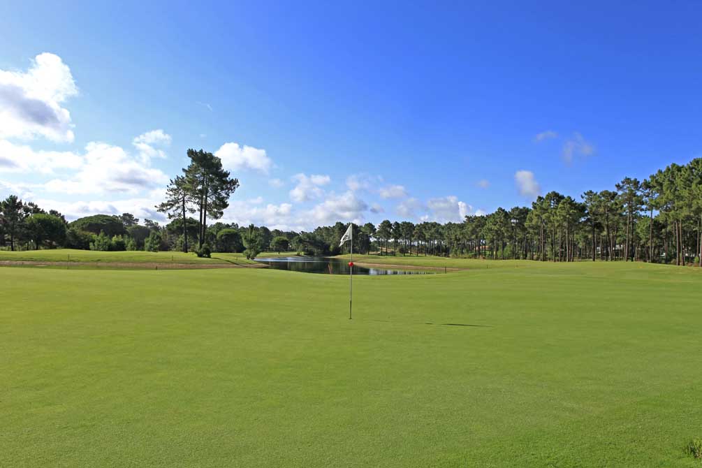 https://golftravelpeople.agiledigitalsolutions.co.uk/wp-content/uploads/2019/04/Aroeira-Golf-Club-2-7.jpg