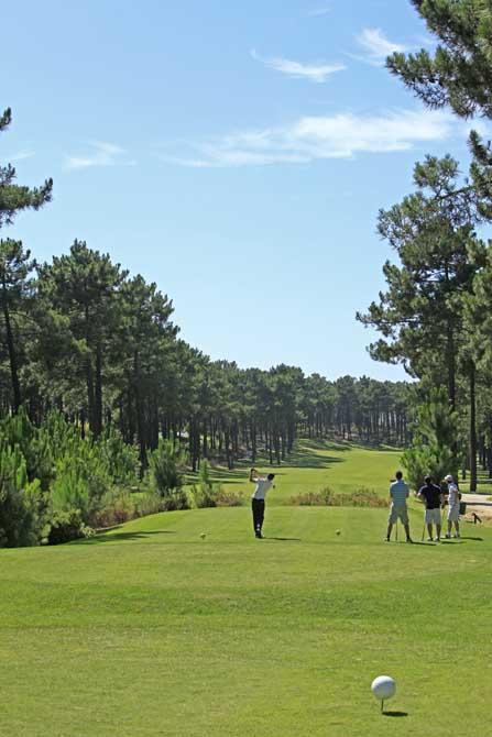 https://golftravelpeople.agiledigitalsolutions.co.uk/wp-content/uploads/2019/04/Aroeira-Golf-Club-2-8.jpg