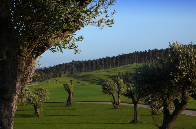 https://golftravelpeople.agiledigitalsolutions.co.uk/wp-content/uploads/2019/04/Bom-Sucesso-Resort-Golf-Course-Obidos-Portugal-10.jpg
