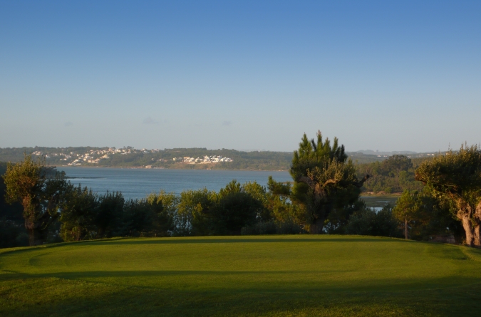 https://golftravelpeople.agiledigitalsolutions.co.uk/wp-content/uploads/2019/04/Bom-Sucesso-Resort-Golf-Course-Obidos-Portugal-5.jpg
