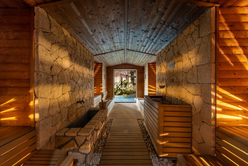 https://golftravelpeople.agiledigitalsolutions.co.uk/wp-content/uploads/2019/04/CRASSULA-SPA-RELAX-RUSSIAN-SAUNA-1024x684.jpg