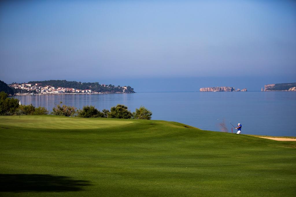 https://golftravelpeople.agiledigitalsolutions.co.uk/wp-content/uploads/2019/04/Costa-Navarino-Golf-Club-The-Bay-Course-11.jpg