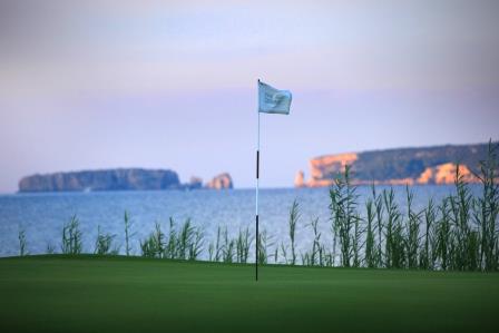 https://golftravelpeople.agiledigitalsolutions.co.uk/wp-content/uploads/2019/04/Costa-Navarino-Golf-The-Bay-Course-8.jpg
