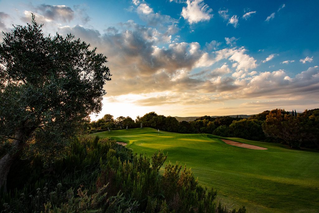 https://golftravelpeople.agiledigitalsolutions.co.uk/wp-content/uploads/2019/04/Costa-Navarino-Golf-The-Dunes-Course-LowRes-11-1024x683.jpg