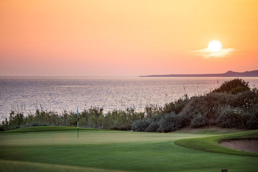https://golftravelpeople.agiledigitalsolutions.co.uk/wp-content/uploads/2019/04/Costa-Navarino-Golf-The-Dunes-Course-LowRes-8-1024x683.jpg