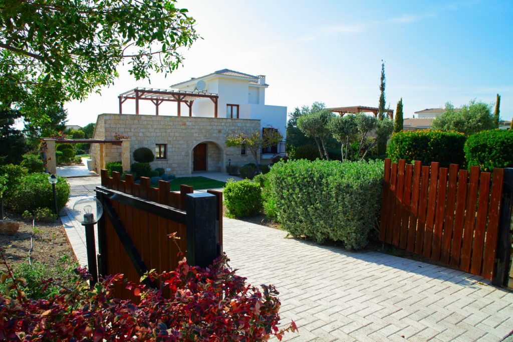 https://golftravelpeople.agiledigitalsolutions.co.uk/wp-content/uploads/2019/04/Cyprus-Aphrodite-Hills-Resort-Superior-Villas-34-1024x682.jpg