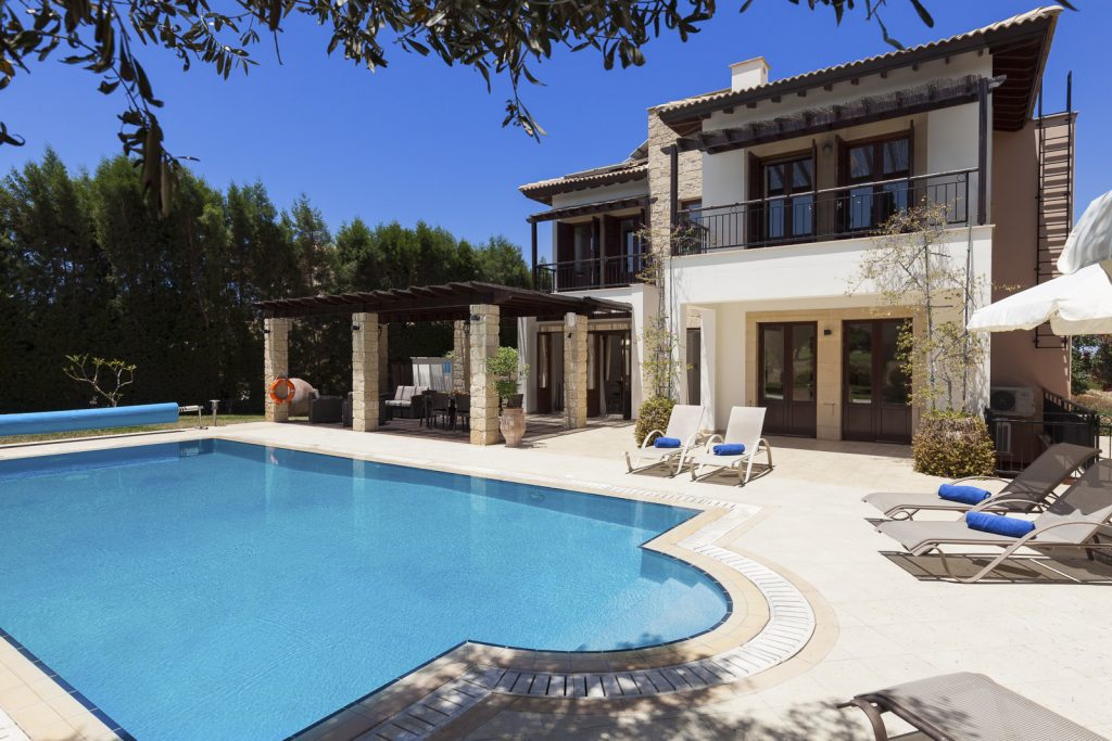 https://golftravelpeople.agiledigitalsolutions.co.uk/wp-content/uploads/2019/04/Cyprus-Aphrodite-Hills-Resort-Superior-Villas-60-1024x683.jpg