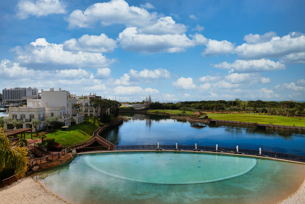 https://golftravelpeople.agiledigitalsolutions.co.uk/wp-content/uploads/2019/04/Domes-Lake-Algarve-Vilamoura-Hotel-Facilities-20-1024x683.jpg