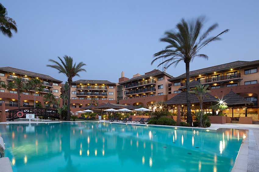 https://golftravelpeople.agiledigitalsolutions.co.uk/wp-content/uploads/2019/04/Doubletree-by-Hilton-Islantilla-Golf-Resort-Swimming-Pools-Gym-2.jpg