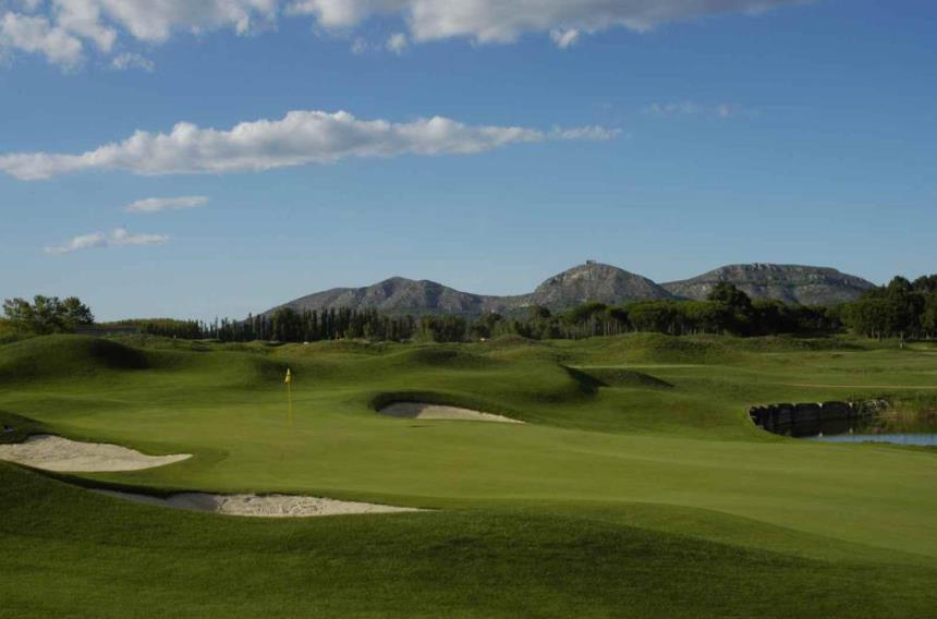 https://golftravelpeople.agiledigitalsolutions.co.uk/wp-content/uploads/2019/04/Emporda-Golf-Club-Forest-Course-4.jpg