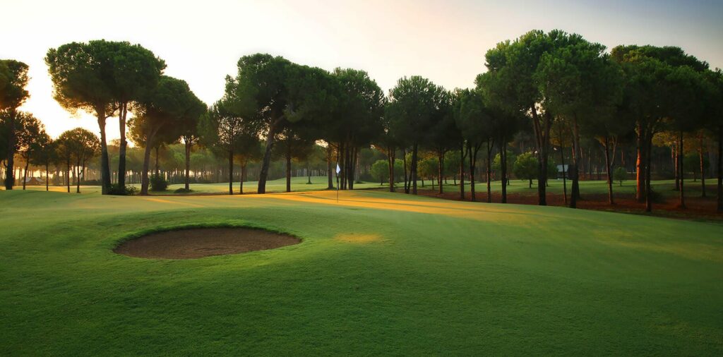 https://golftravelpeople.agiledigitalsolutions.co.uk/wp-content/uploads/2019/04/Gloria-Golf-Club-Verde-Course-4-1024x506.jpg