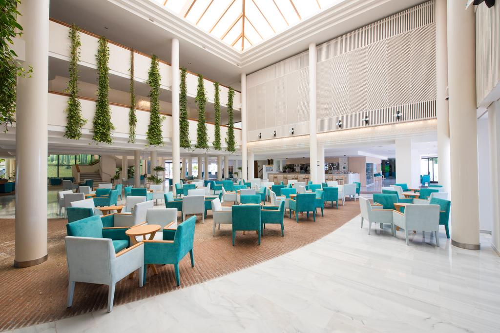 https://golftravelpeople.agiledigitalsolutions.co.uk/wp-content/uploads/2019/04/Iberostar-Royal-Andalus-Bars-Restaurants-1.jpg
