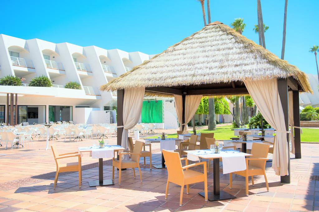 https://golftravelpeople.agiledigitalsolutions.co.uk/wp-content/uploads/2019/04/Iberostar-Royal-Andalus-Bars-Restaurants-7.jpg