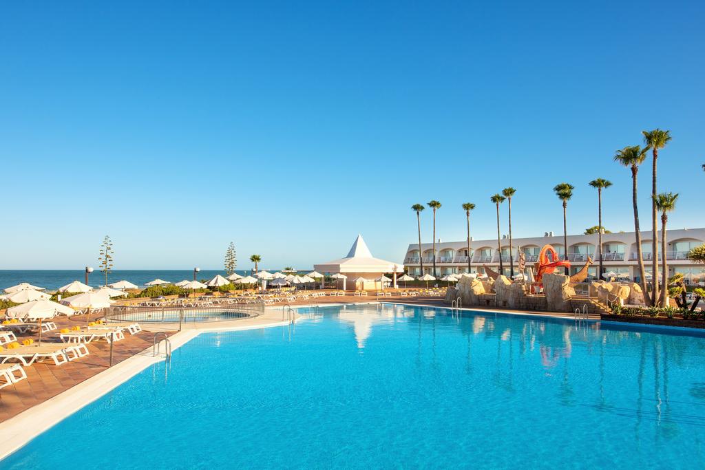 https://golftravelpeople.agiledigitalsolutions.co.uk/wp-content/uploads/2019/04/Iberostar-Royal-Andalus-Swimming-Pools-Sports-Facilities-1.jpg