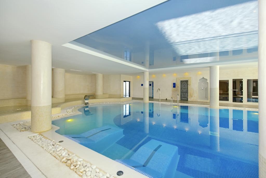 https://golftravelpeople.agiledigitalsolutions.co.uk/wp-content/uploads/2019/04/Iberostar-Royal-Andalus-Swimming-Pools-Sports-Facilities-3.jpg