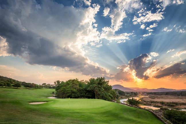 https://golftravelpeople.agiledigitalsolutions.co.uk/wp-content/uploads/2019/04/Leopard-Creek-Golf-Club-2.jpg
