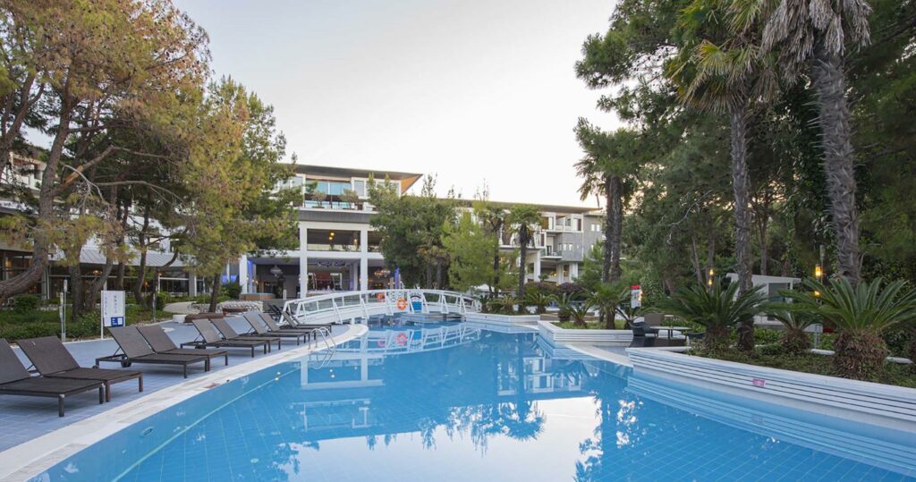 https://golftravelpeople.agiledigitalsolutions.co.uk/wp-content/uploads/2019/04/Lykia-World-Antalya-Swimming-Pools-and-Leisure-6-1024x539.jpg