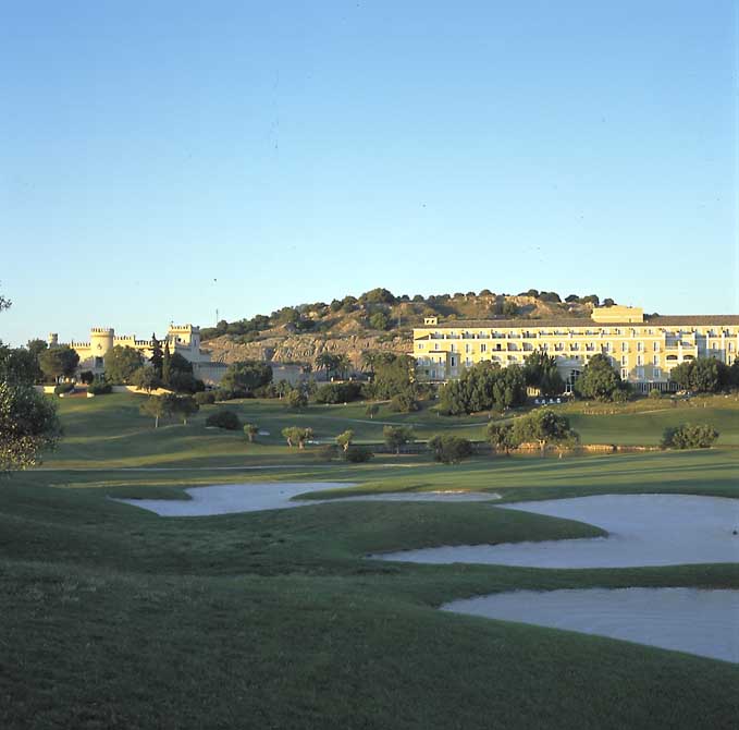 https://golftravelpeople.agiledigitalsolutions.co.uk/wp-content/uploads/2019/04/Montecastillo-Golf-Club-3.jpg