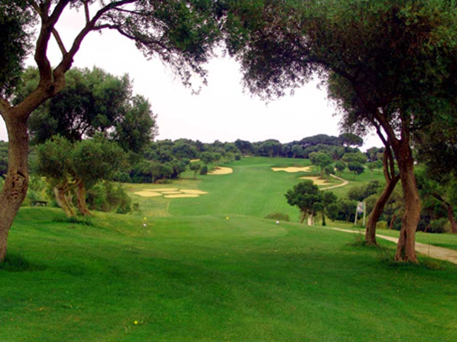 https://golftravelpeople.agiledigitalsolutions.co.uk/wp-content/uploads/2019/04/Montenmedio-Golf-Club-4.jpg