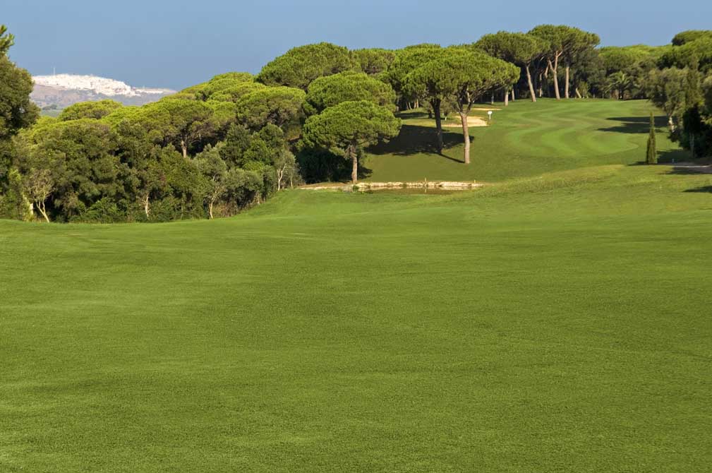 https://golftravelpeople.agiledigitalsolutions.co.uk/wp-content/uploads/2019/04/Montenmedio-Golf-Club-8.jpg