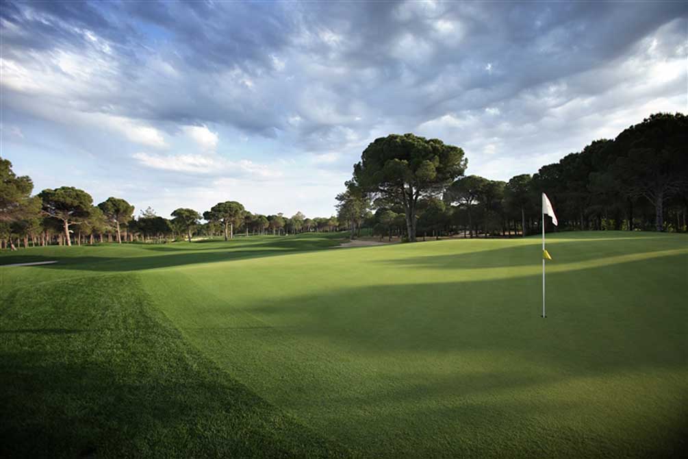 https://golftravelpeople.agiledigitalsolutions.co.uk/wp-content/uploads/2019/04/Montgomerie-Maxx-Royal-14.jpg