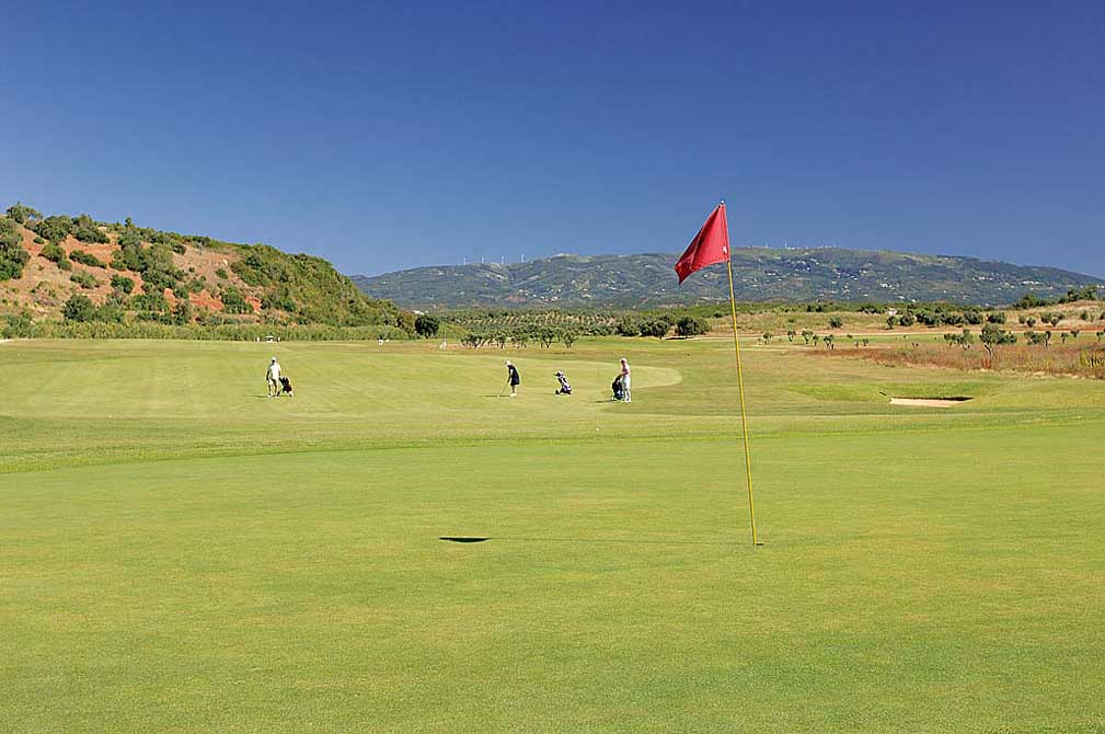 https://golftravelpeople.agiledigitalsolutions.co.uk/wp-content/uploads/2019/04/Morgado-Golf-Club-3.jpg