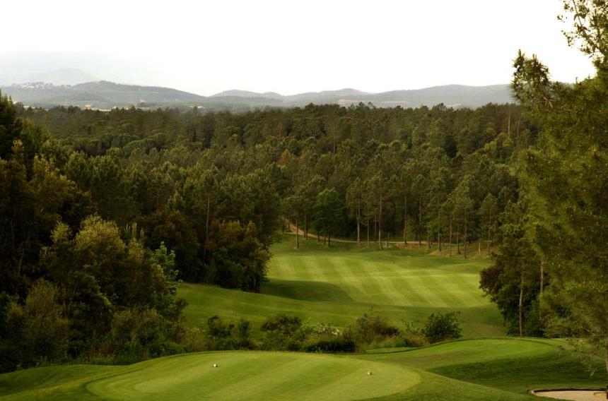 https://golftravelpeople.agiledigitalsolutions.co.uk/wp-content/uploads/2019/04/PGA-Catalunya-Stadium-Course-6.jpg