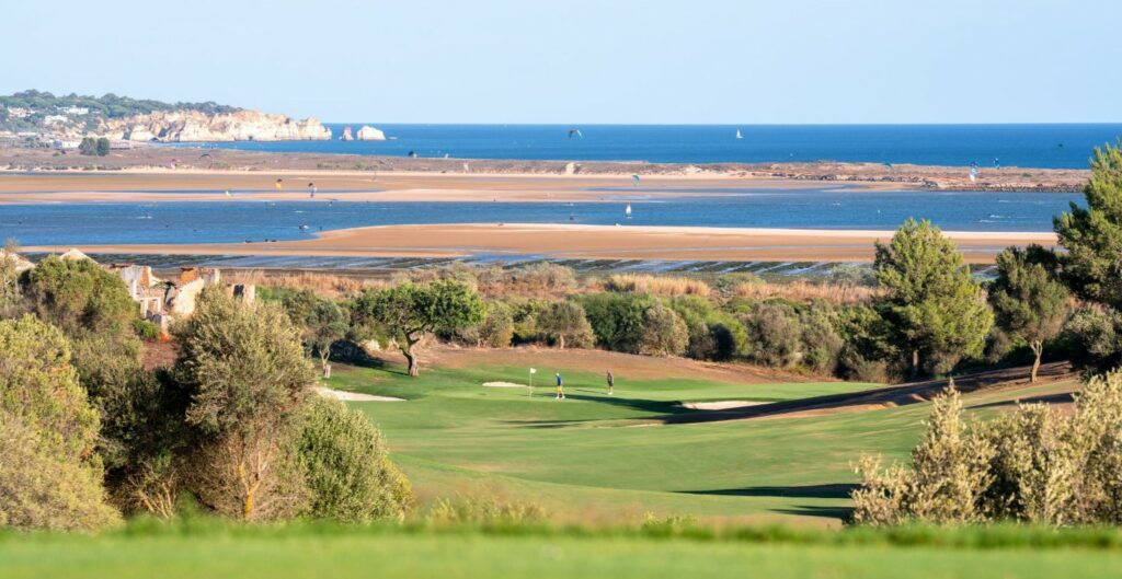 https://golftravelpeople.agiledigitalsolutions.co.uk/wp-content/uploads/2019/04/Palmares-Oecean-Living-and-Golf-Palmares-Golf-Club-Lagos-West-Algarve-44-1024x529.jpg