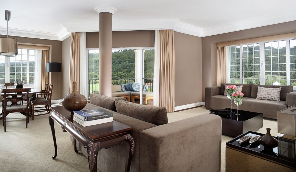 https://golftravelpeople.agiledigitalsolutions.co.uk/wp-content/uploads/2019/04/Penha-Longa-Resort-Presidential-Suite-2-1024x595.jpg