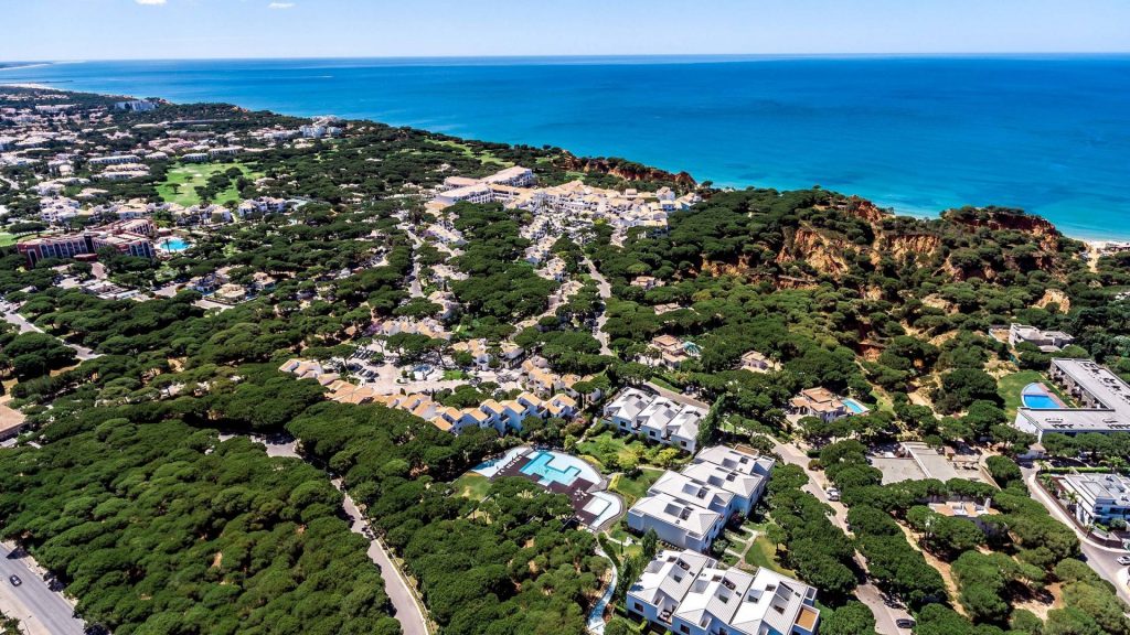 https://golftravelpeople.agiledigitalsolutions.co.uk/wp-content/uploads/2019/04/Pine-Cliffs-Hotel-a-Luxury-Collection-Resort-13-1024x576.jpg