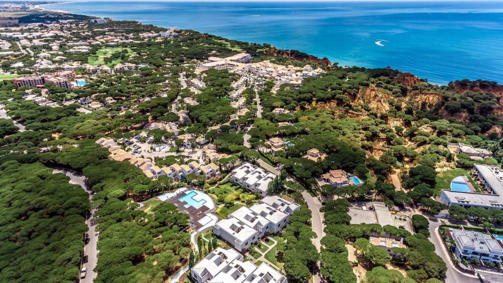 https://golftravelpeople.agiledigitalsolutions.co.uk/wp-content/uploads/2019/04/Pine-Cliffs-Hotel-a-Luxury-Collection-Resort-7-1024x576.jpg