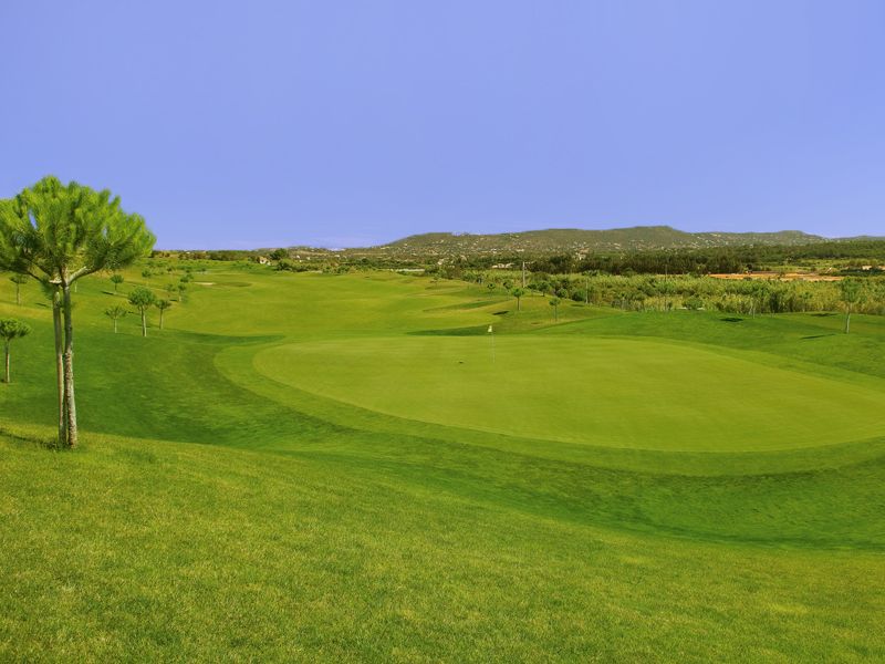 https://golftravelpeople.agiledigitalsolutions.co.uk/wp-content/uploads/2019/04/Pinheiros-Altos-Golf-Club-Corks-Course-5.jpg