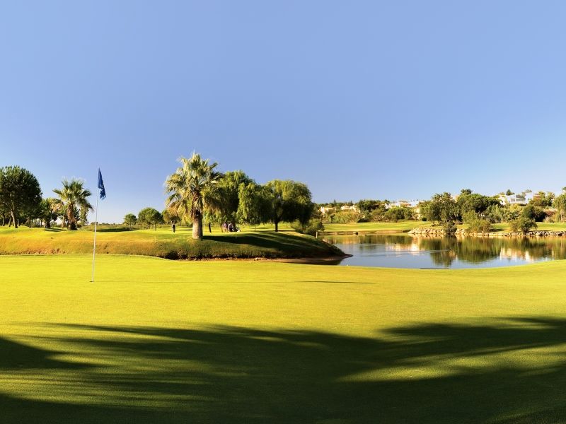 https://golftravelpeople.agiledigitalsolutions.co.uk/wp-content/uploads/2019/04/Pinheiros-Altos-Golf-Club-Olives-Course-7.jpg