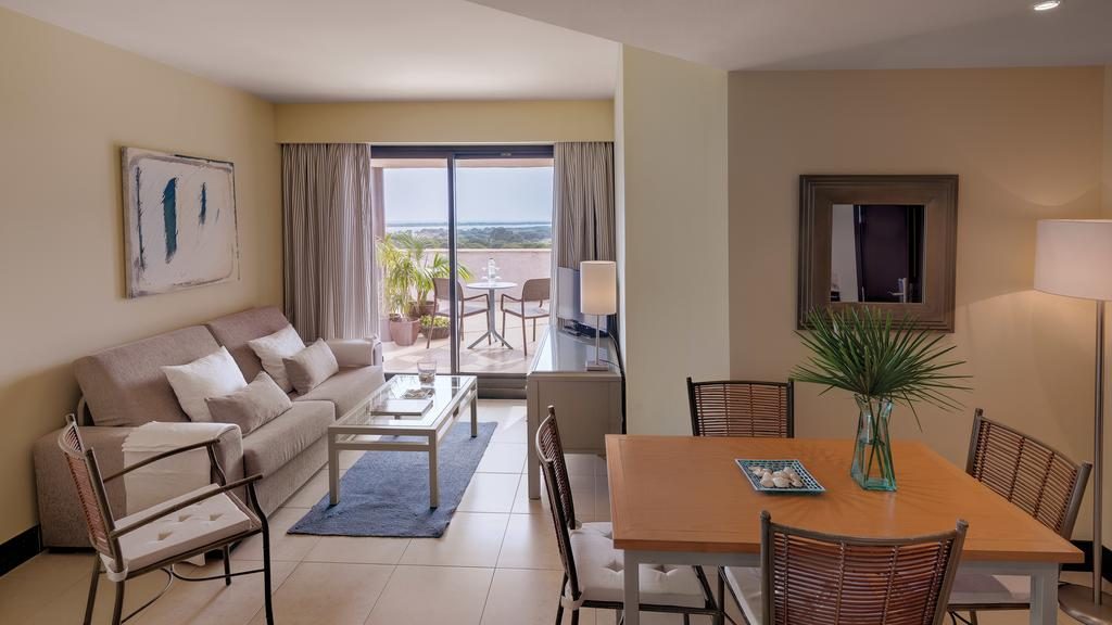 https://golftravelpeople.agiledigitalsolutions.co.uk/wp-content/uploads/2019/04/Precise-Resort-El-Rompido-The-Club-Apartments-Bedrooms-5-1024x576.jpg