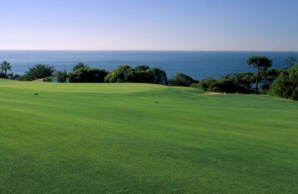 https://golftravelpeople.agiledigitalsolutions.co.uk/wp-content/uploads/2019/04/Quinta-da-Marinha-Golf-Club-17-1024x666.jpg