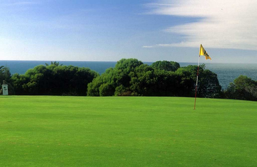 https://golftravelpeople.agiledigitalsolutions.co.uk/wp-content/uploads/2019/04/Quinta-da-Marinha-Golf-Club-21-1024x667.jpg