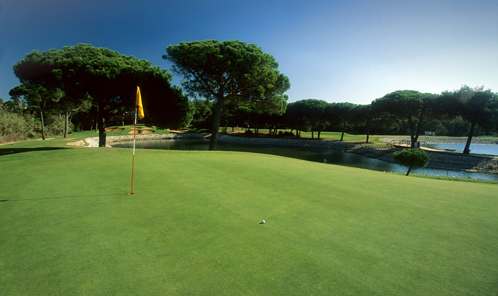 https://golftravelpeople.agiledigitalsolutions.co.uk/wp-content/uploads/2019/04/Quinta-da-Marinha-Golf-Club-31.jpg