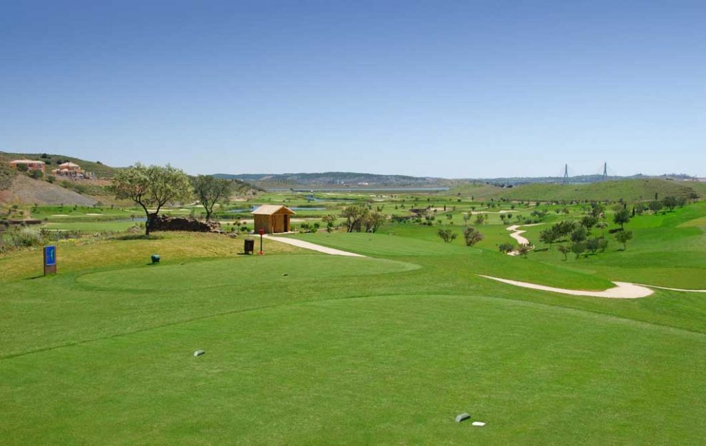 https://golftravelpeople.agiledigitalsolutions.co.uk/wp-content/uploads/2019/04/Quinta-do-Vale-Golf-Club-19-1024x647.jpg