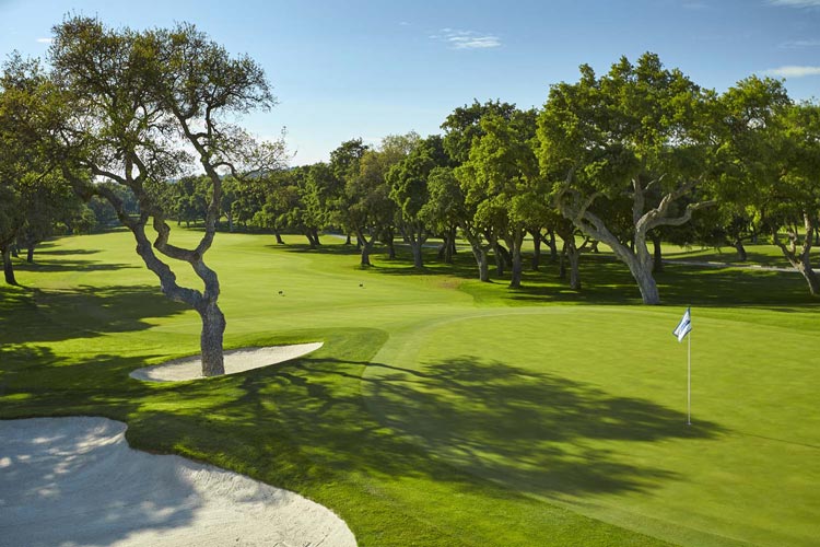 https://golftravelpeople.agiledigitalsolutions.co.uk/wp-content/uploads/2019/04/Real-Club-Valderrama-18.jpg