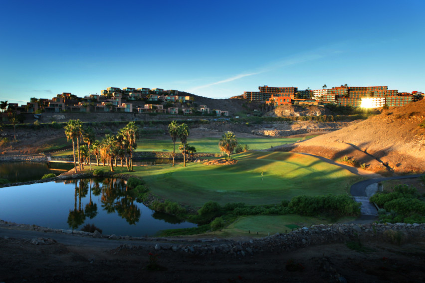 https://golftravelpeople.agiledigitalsolutions.co.uk/wp-content/uploads/2019/04/Salobre-Golf-South-Course-Gran-Canaria-2.jpg