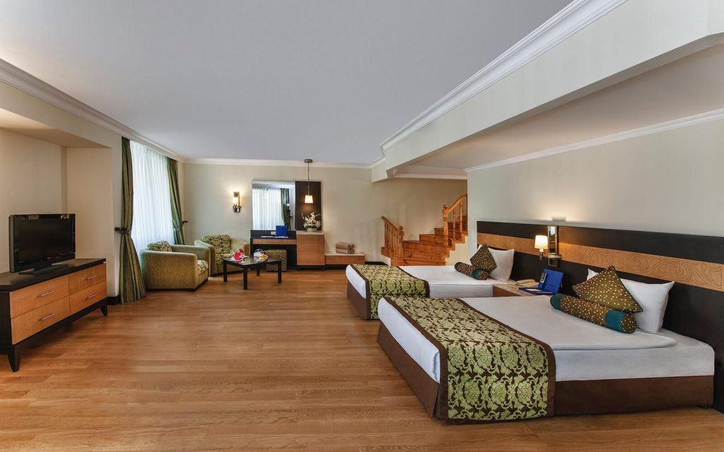 https://golftravelpeople.agiledigitalsolutions.co.uk/wp-content/uploads/2019/04/Sirene-Belek-Hotel-Bedrooms-and-Suites-1-1024x640.jpg